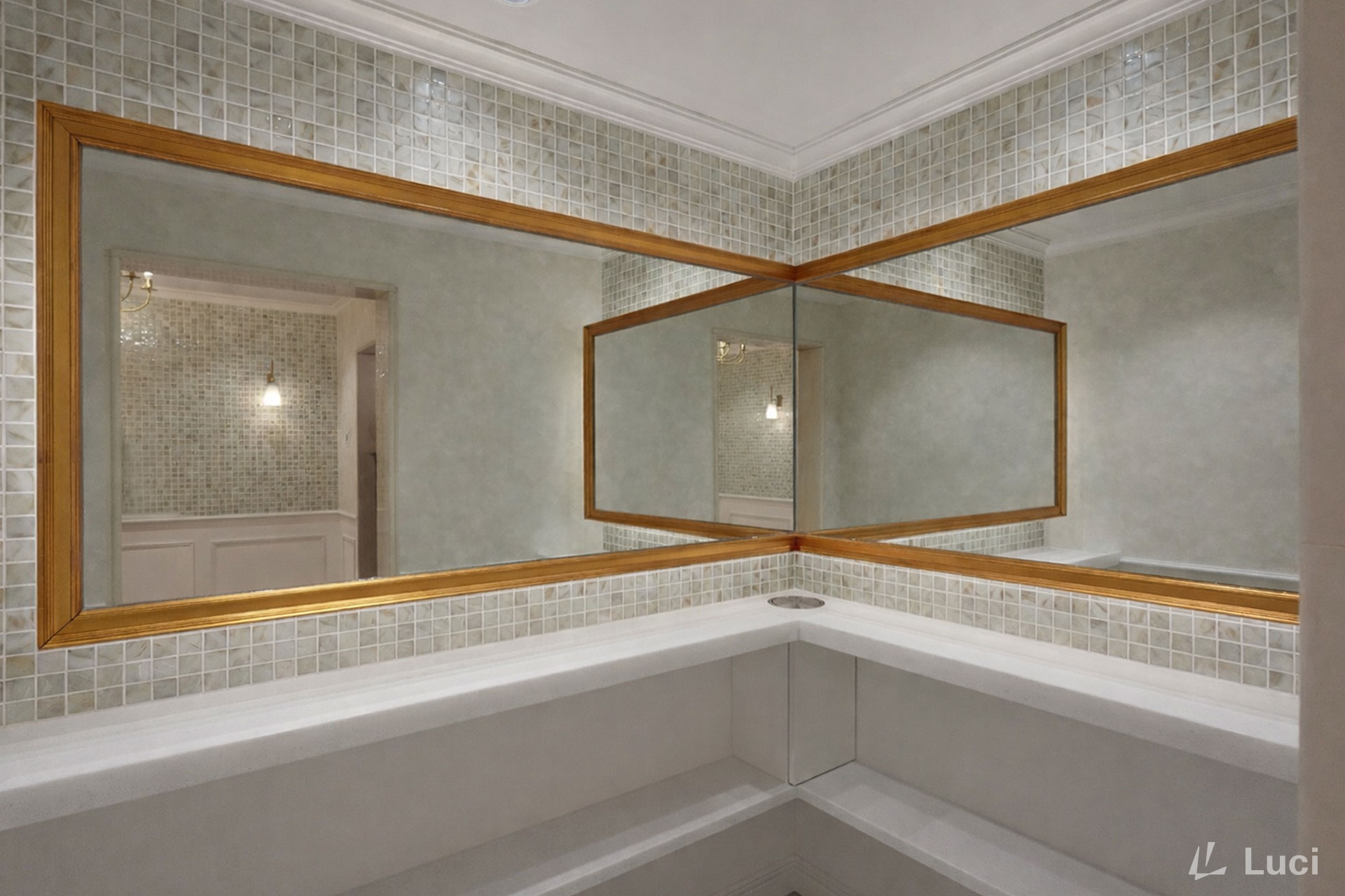 宝塚大劇場 改札内3階トイレ