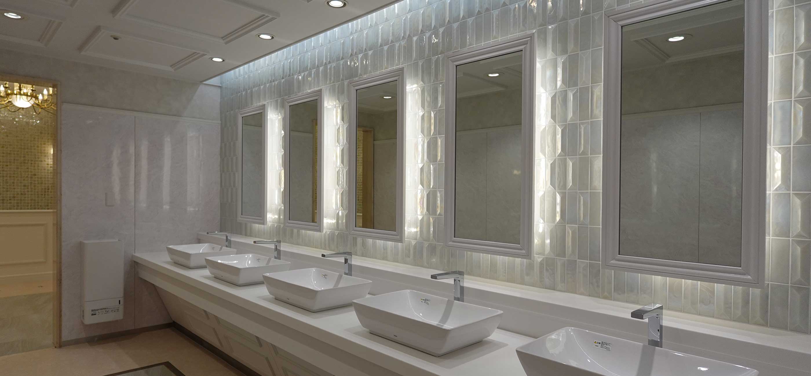 宝塚大劇場 改札内3階トイレ